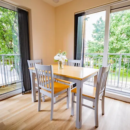 Apartment - Spacious 4-bed Apartment, Sleeps 6
